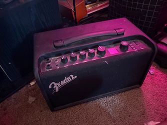 Fender mustang LT40