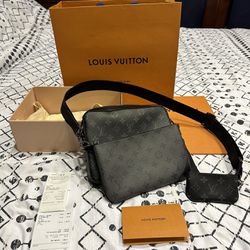 Louis Vuitton Trio Messenger Bag Reverse Monogram Eclipse at