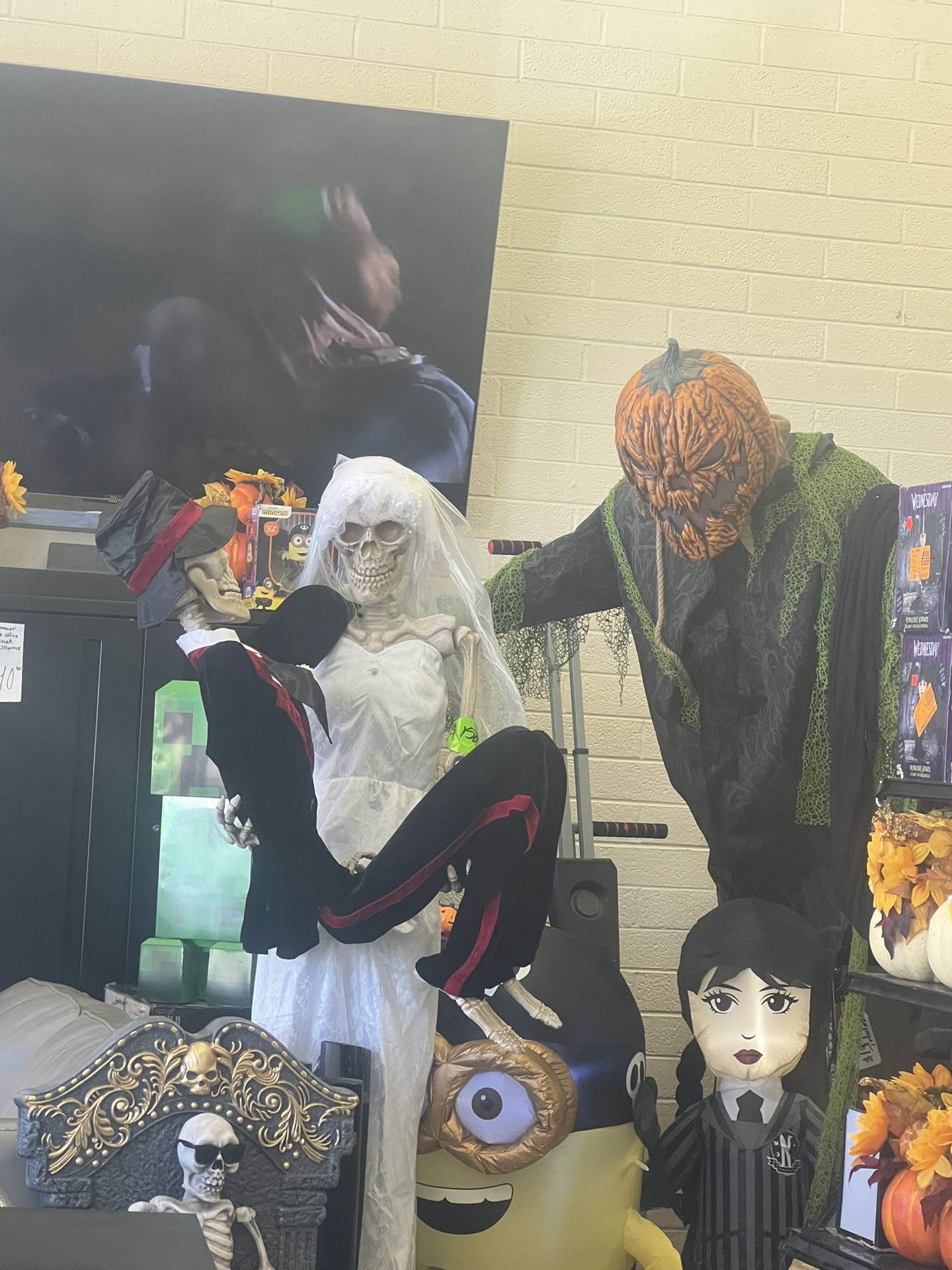 Halloween/Decorations6 Ft New Deadly Couple