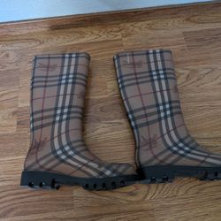 Burberry Boots 