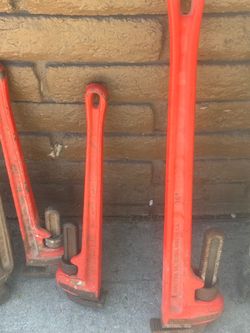 Pipe wrench which one you need make an offer