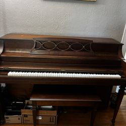 Hobart M Cable Piano