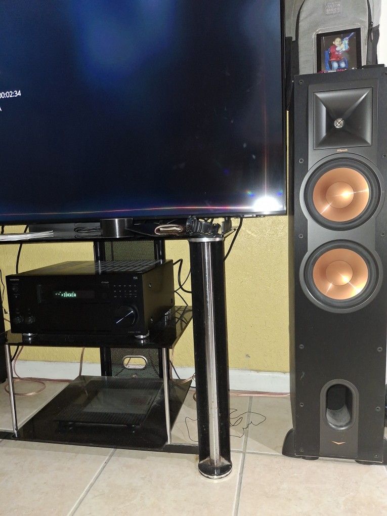 Klipsch Speakers With Cable And Banana Plugs 