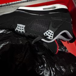 Jordan 4 Breds 2019 