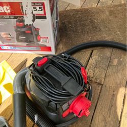 Shop-Vac 4 Gallon 5.5 HP Portable Wet/Dry Shop Vacuum Set.