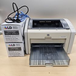 HP LaserJet 1022A + (2) 12A Toner  Cartridges