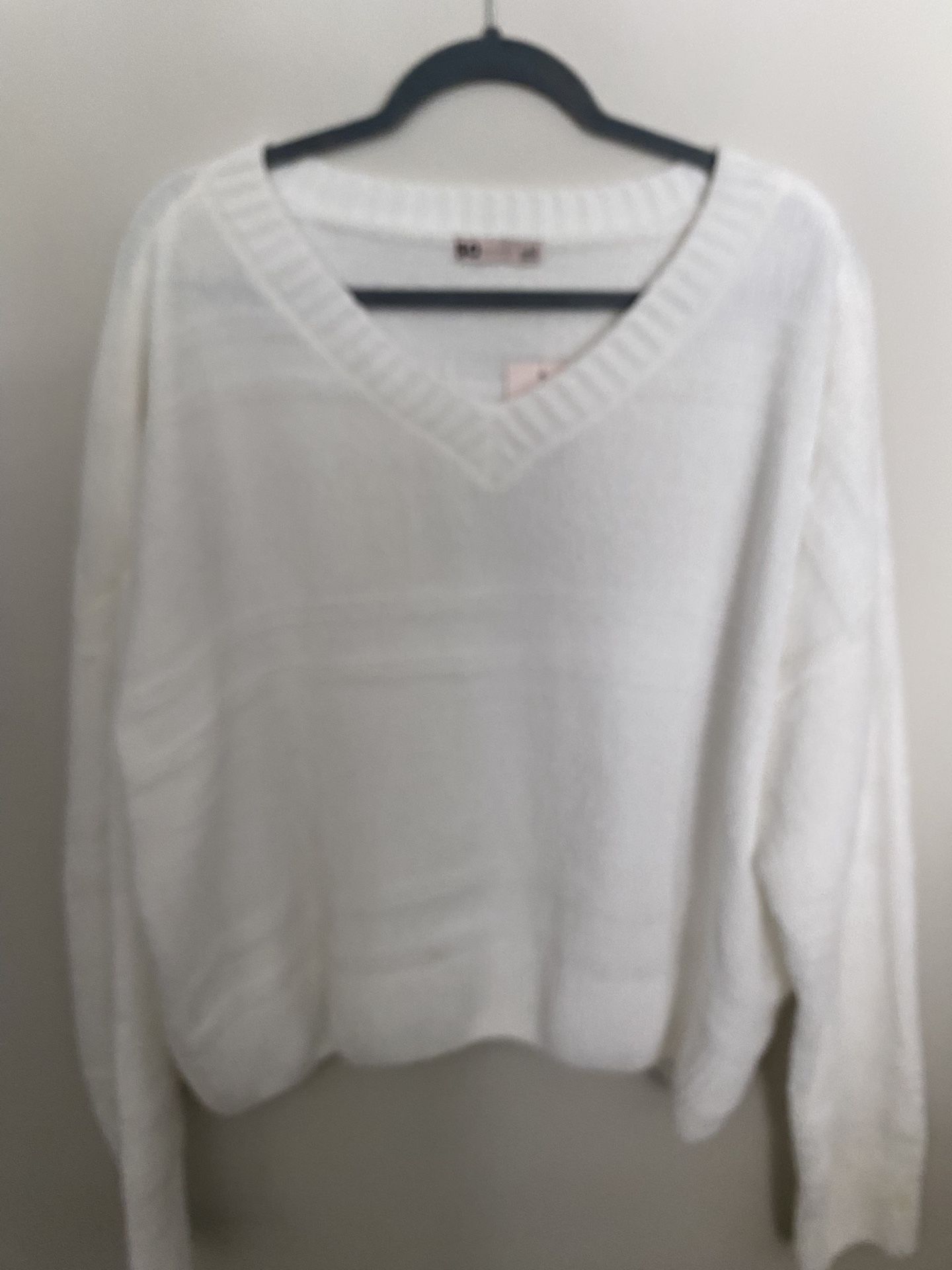 SO White V-Neck Sweater XXL Brand New Very Soft