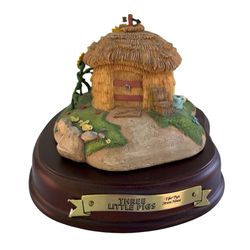 Disney WDCC Enchanted Places Three Little Pigs Fifer Pigs Straw House w/ Box