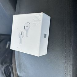 AirPod 4th Generation With Charging Case 