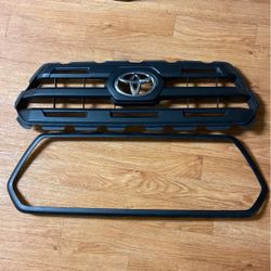 2017 Toyota Tacoma SR5 Grill