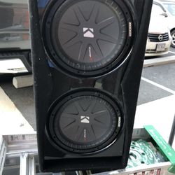 Esta Muy Bien Nomas Necesitas Comprar  Los Cables Ya Trae La Planta  En La Parte De Atras