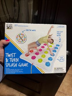 Twist and turn splash game