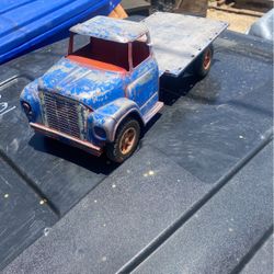Vintage Metal Toy Truck.  International 