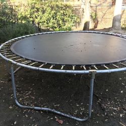 Trampoline 