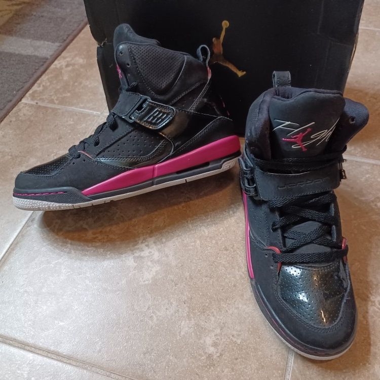 Vintage Air Jordan Flight 45 High Black Vivid Pink Wo.8 7Y for Sale in Baton Rouge LA OfferUp
