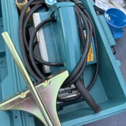 Makita 1900B power planer Tool
