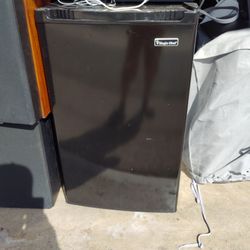 Magic Chef Refrigerator 