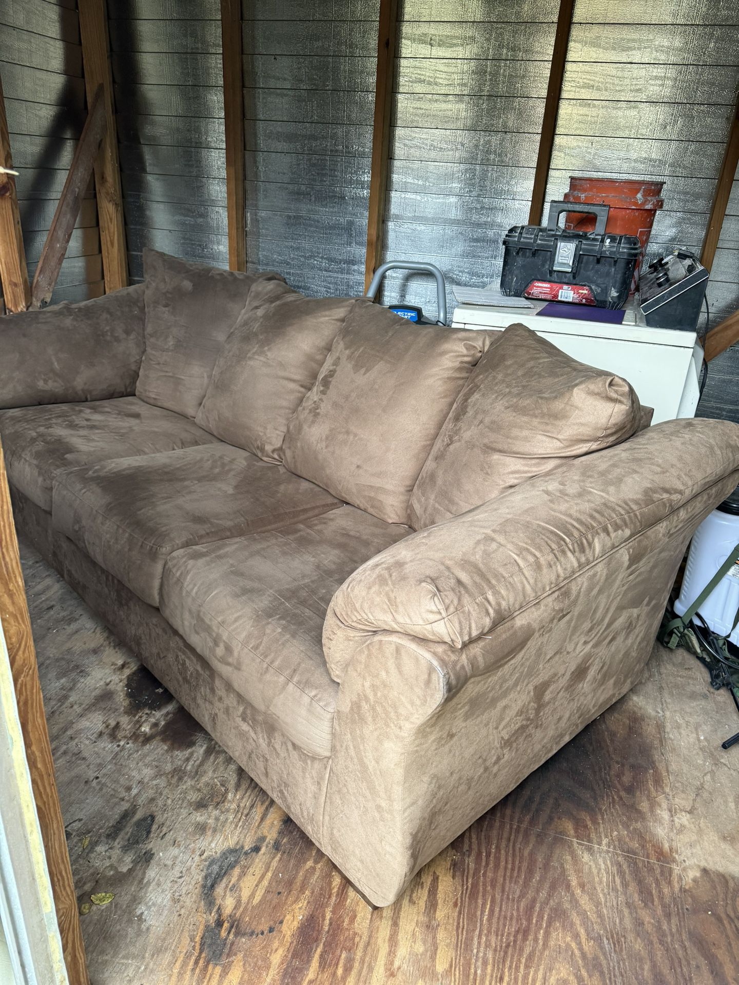 sofa Couch in very good comfortable condition!!