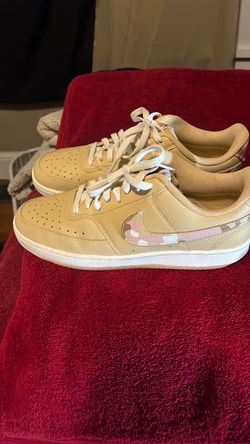 Nike Low-Top Sneakers Tan Camo Swoosh