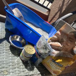 Cat Essentials / Food 