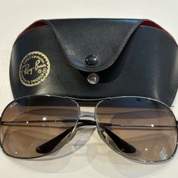 VINTAGE 90’S AVIATOR RAY BAN SUNGLASSES WITH ORIGINAL CASE AND CLEANING CLOTH