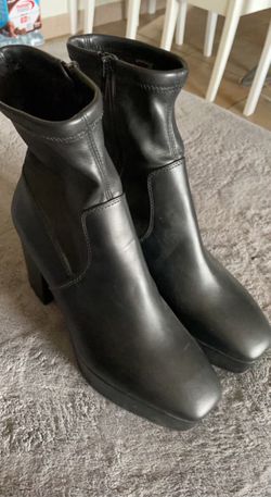 H&M Black Boots Size 8