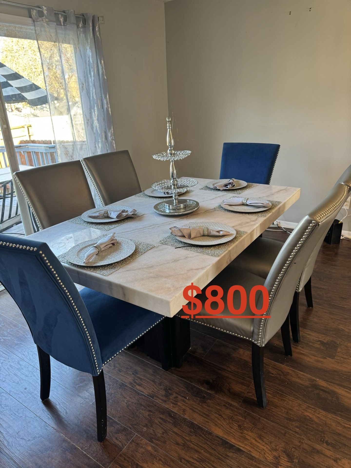 Dinning Room Table And Chairs