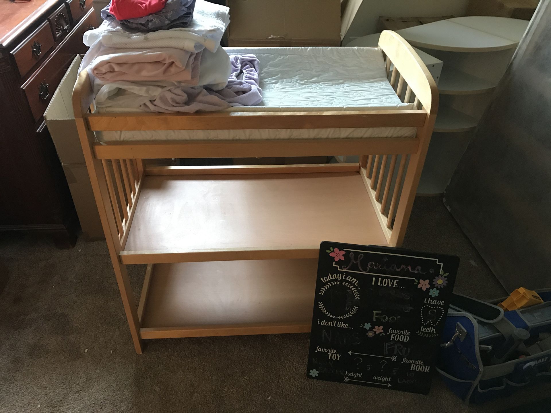 Baby diaper changing station