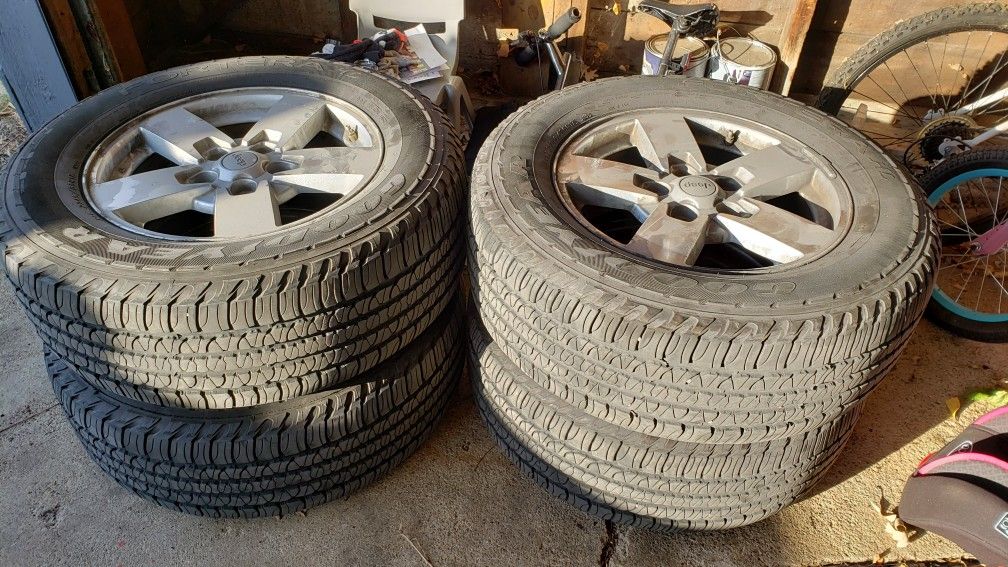 jeep commander rims and tires