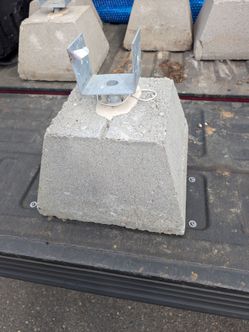 12x12 concrete pier block with bracket