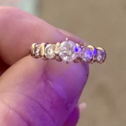 1/2c.t.w Diamond in 14K yellow gold Engagement Ring: size 7.5