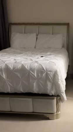 Queen Champagne Bedroom Set