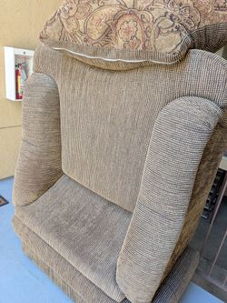 Large automan with pillows and for rest (make me an offer)