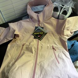 Arc’teryx Gore-Tex Paclite Jacket Pink / Salmon Men’s M | Waterproof Shell | New w/ Tags