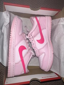 DS triple pink Nike dunks in gs 4y, 4.5y, and 5y