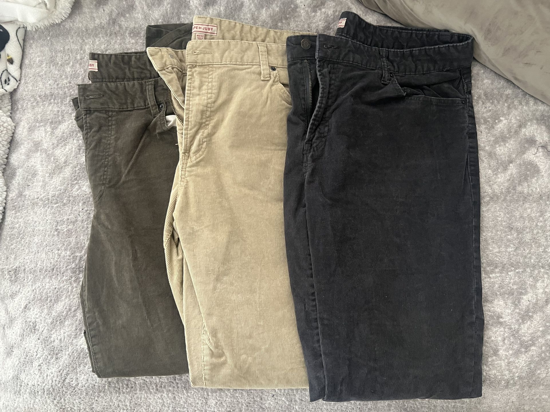 3 Pairs Of Men’s Pants (40x32)