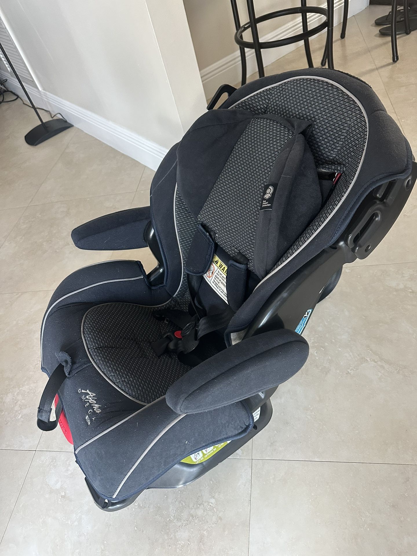 Alpha Omega elite 3 In 1 car seat