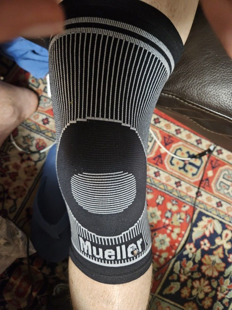Knee Support MUELLER