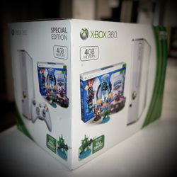 XBOX 360 Slim Console 4GB White Skylanders Bundle