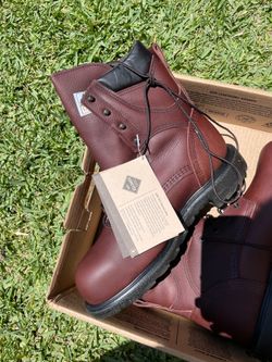 Red wings boot