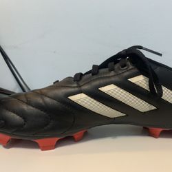 Adidas  Size 9 Soccer Shoes 