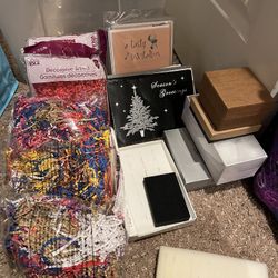 Over 50 Pieces Gift Wrap And Jewelry Boxes Art