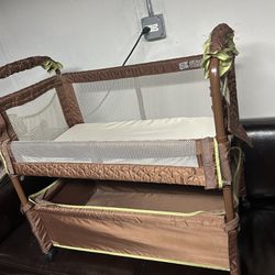 Arm’s Reach  Co-Sleeper Baby Crib