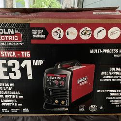 Lincoln LE 31 Welder
