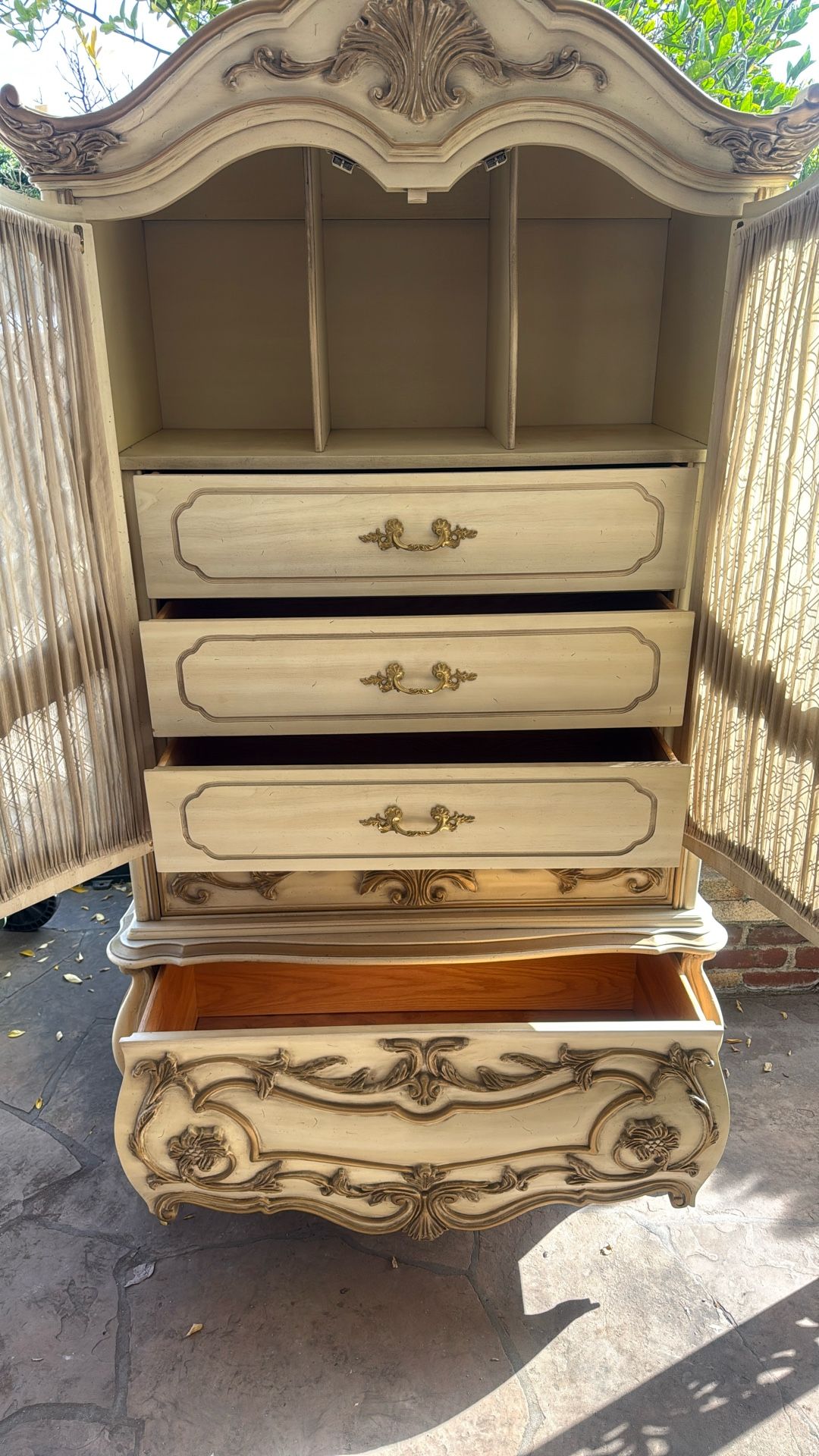 Dresser