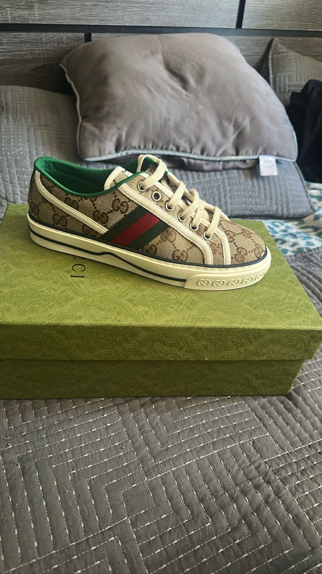 Gucci Shoes Size 6.5