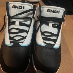 Boys Jordan’s Size 4