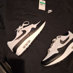 Nike Airmax And Sweatshirt 