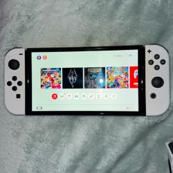 Nintendo Switch OLED (LIKE NEW)