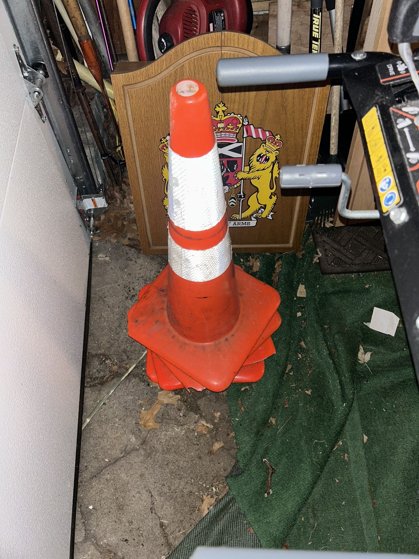 Heavy Duty Traffic Cones (4)